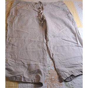 Women's New York and Company Tan Capris Size XL